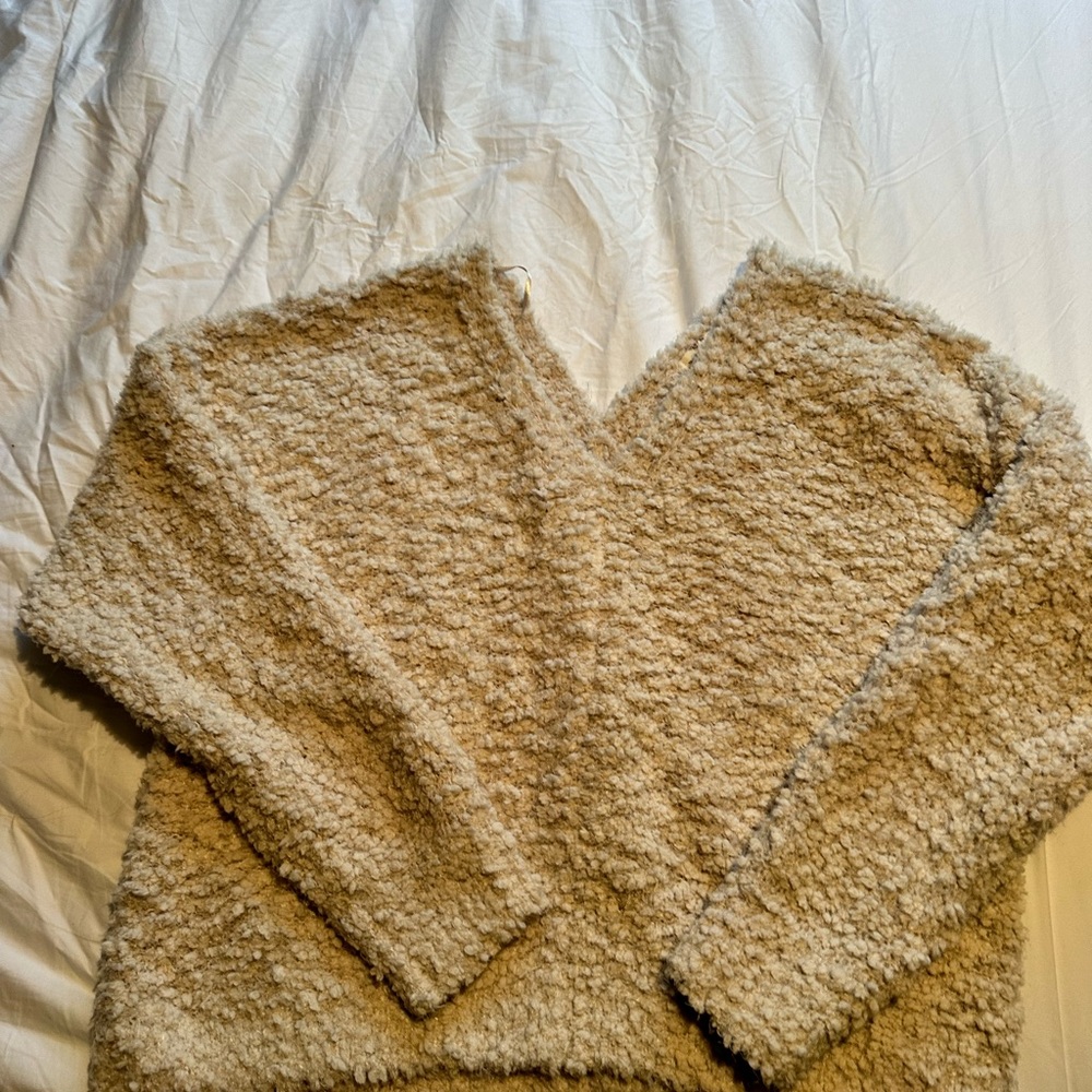 Cream hippie rose boucle c neck cropped sweater size medium